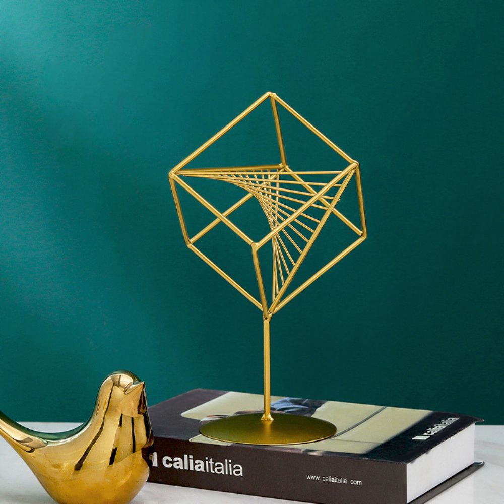Ornamento de Metal Decorativo Cubo