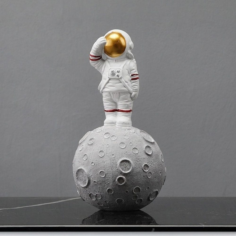 Estatueta Decorativa de Astronauta Desbravando o Desconhecido
