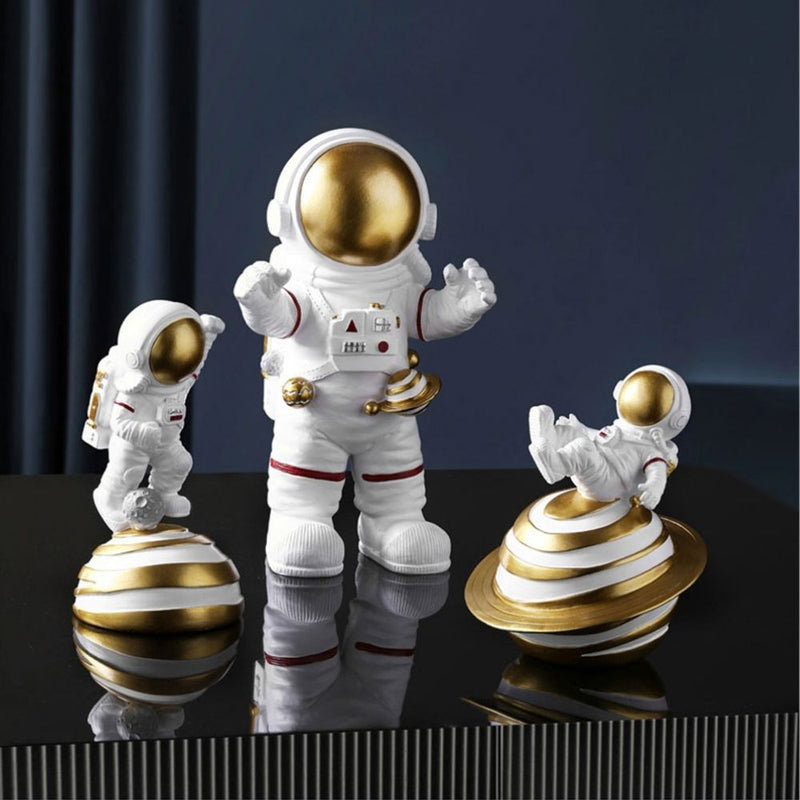 Estatueta Decorativa de Astronauta Impressionado
