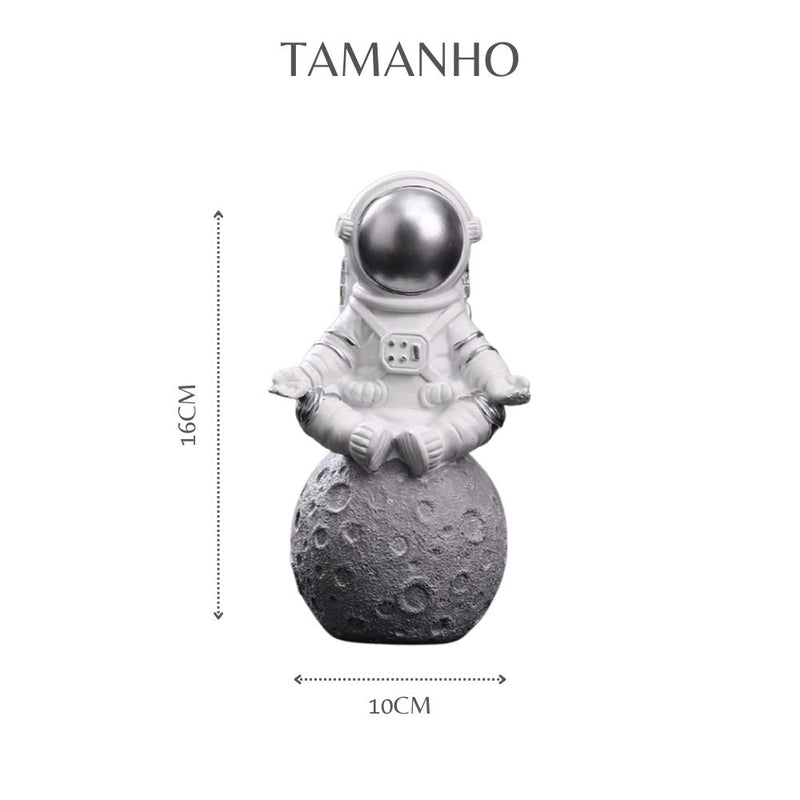 Estatueta Decorativa de Astronauta Meditando na Lua