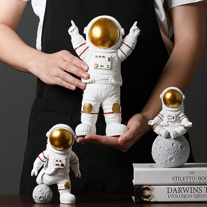 Estatueta Decorativa  de Astronauta O Universo é Nosso