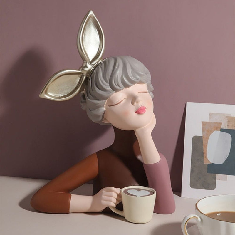 Estatuetas Decorativa Mika Hora do Café