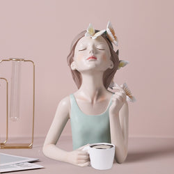 Estatuetas Decorativas Mika Butterfly Hora do Café 27CM